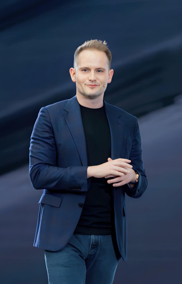 Portrait of Michael Schroeder